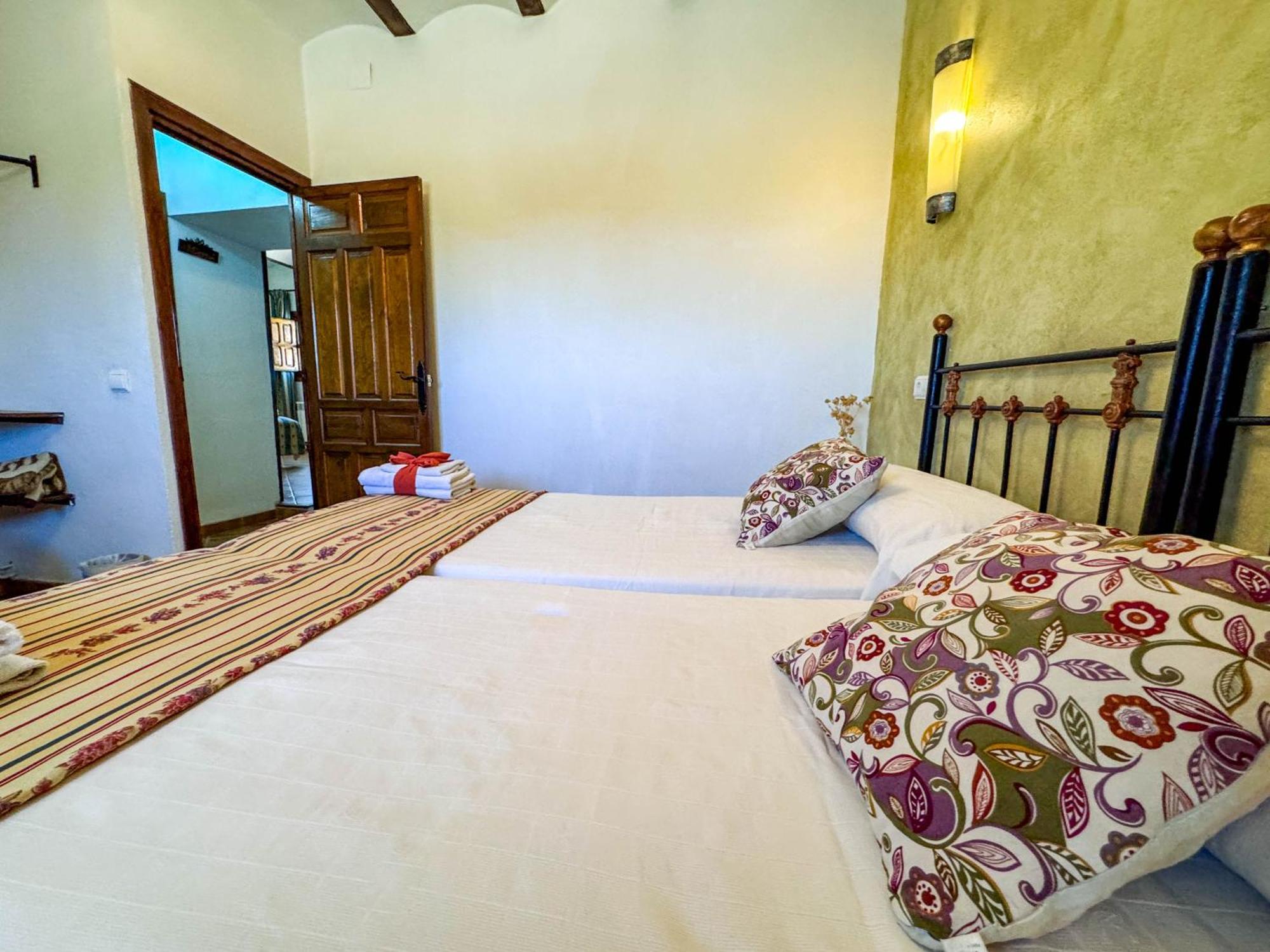 Hostal Cortijo Rural Bacares 1 Freila Exterior foto